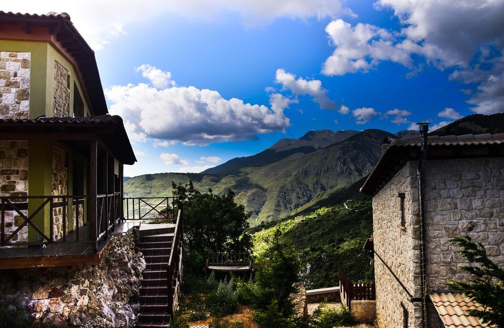 Aetoma Suites Synikia Mesi Trikalon Exterior foto